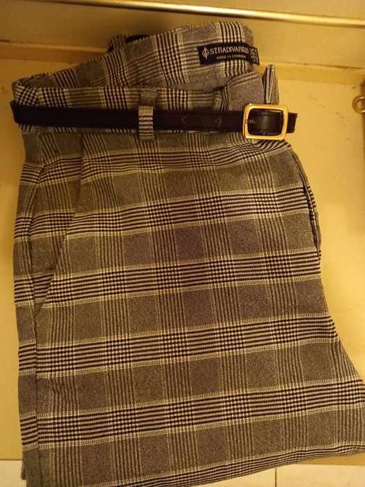 Calças com cinto stradivarius