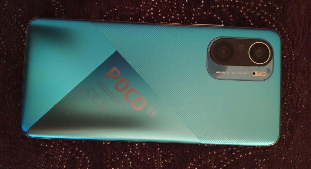 Poko F3 в хорошем состоянии.