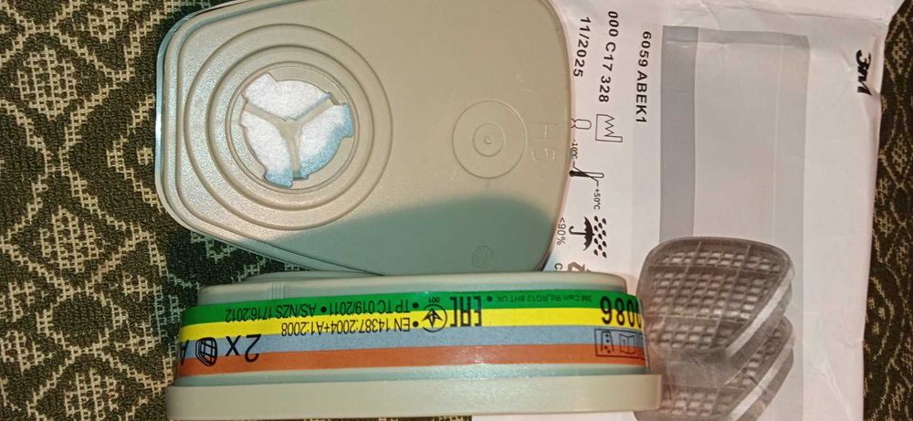 Фильтр  ,   маска  ,  респиратор   3 М