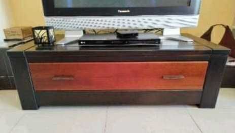 Móveis (camas duplas, sala, cozinha e camas de bebé)