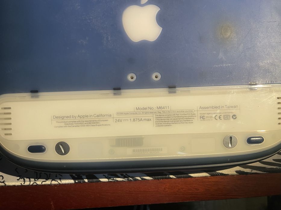 Apple iBook G3 Clamshell Vintage – Funcional – Mac OS 9