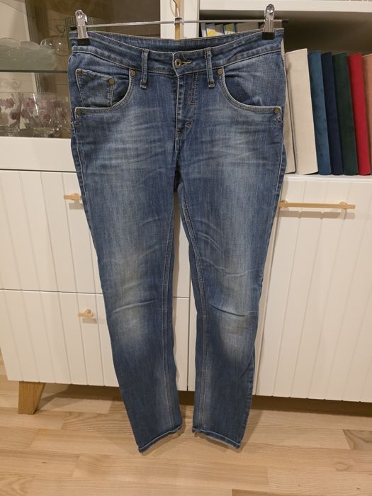 Damskie spodnie jeansowe jeansy Vertus rozm. M