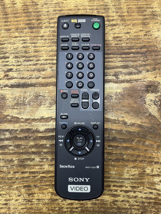 Pilot SONY RMT V221.