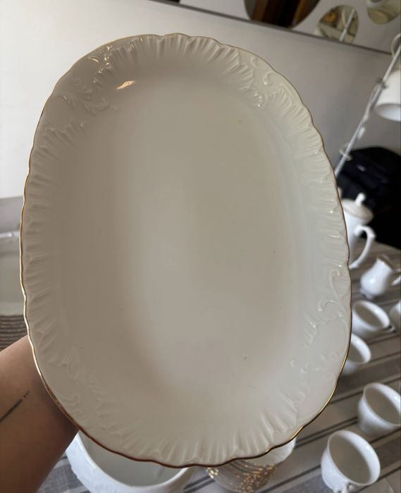 Serviço de mesa em Porcelana Alemã “Bavarian Porzellan Erika”