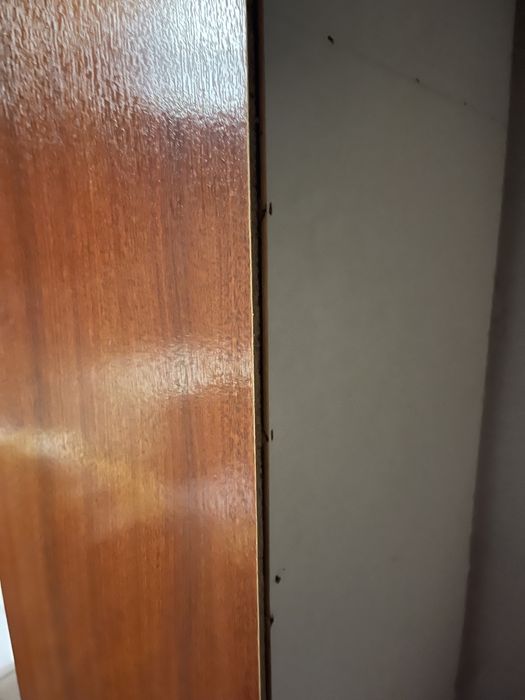 Móvel com 4 prateleiras