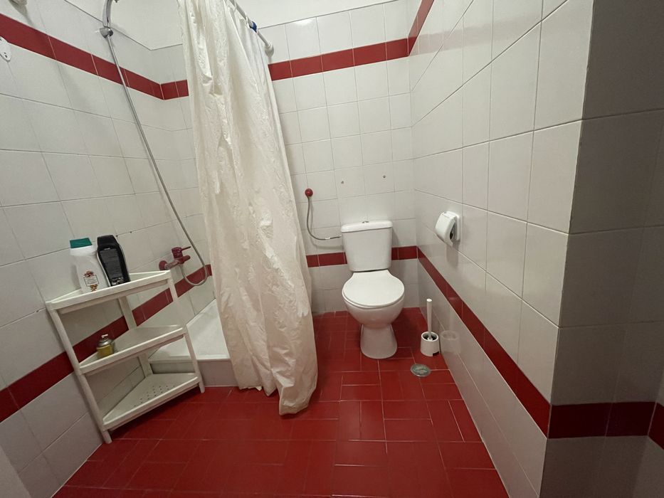 Quarto Almada, 1minuto a pé da estacao do metro