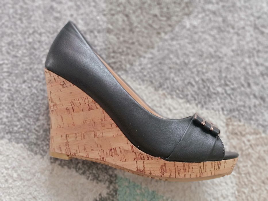 Czółenka na koturnie korkowej 39 jak nowe