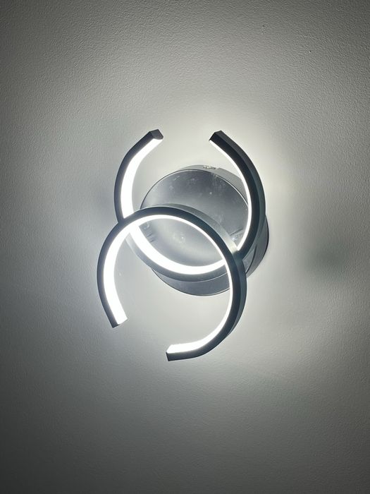 Na sprzedaz 2szt lampy na wzor Chanel czarno biala, Led 6500k