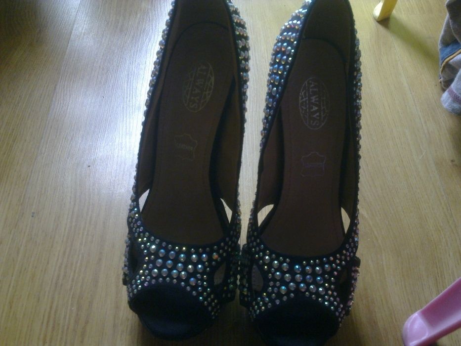sprzedam buty