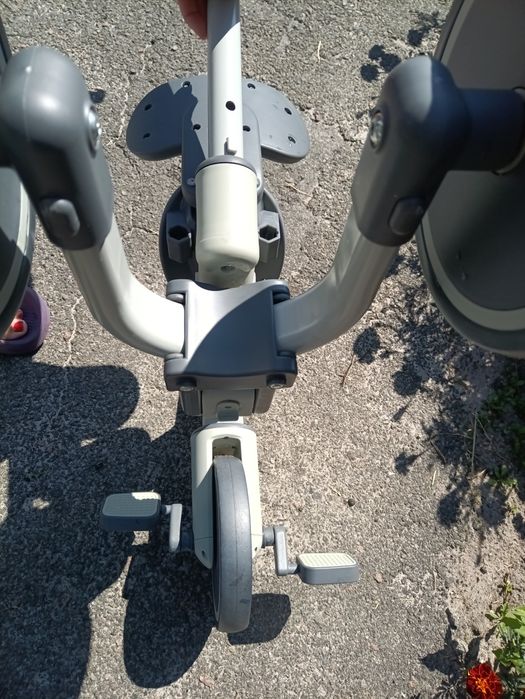 Дитячий триколісний велосипед