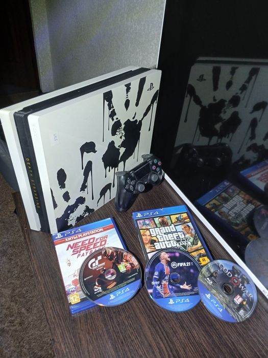 PlayStation 4 pro Dead Stranding з іграми на фото