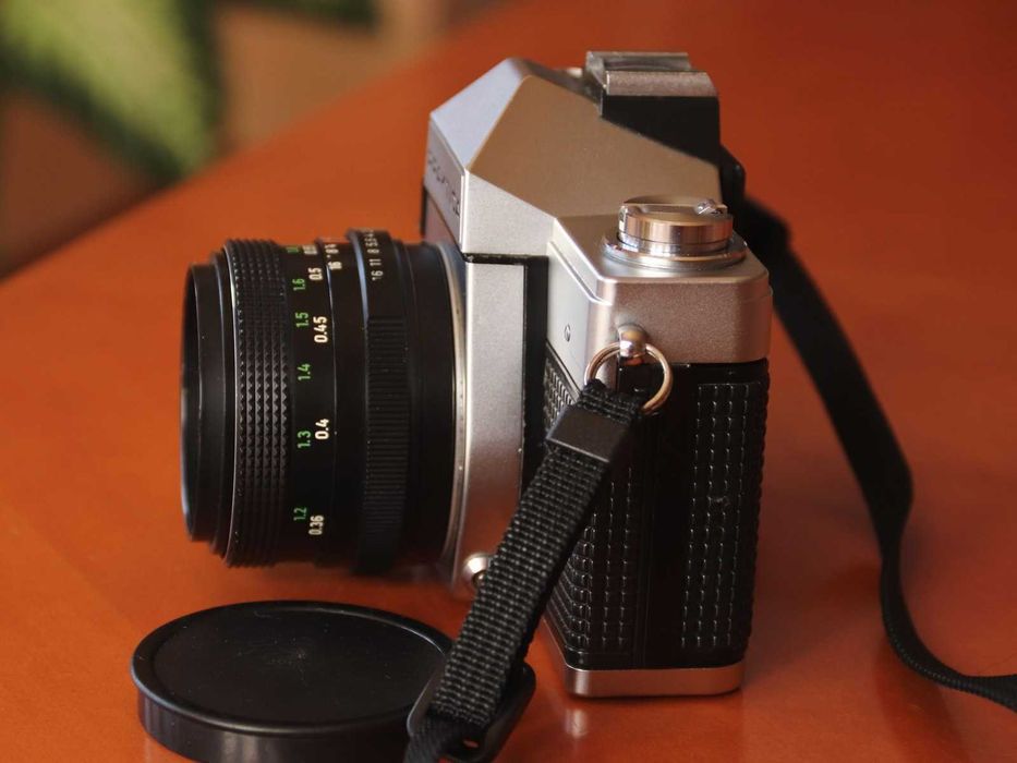 SLR analógica Praktica MTL3 com objetiva Pentacon 1.8/50