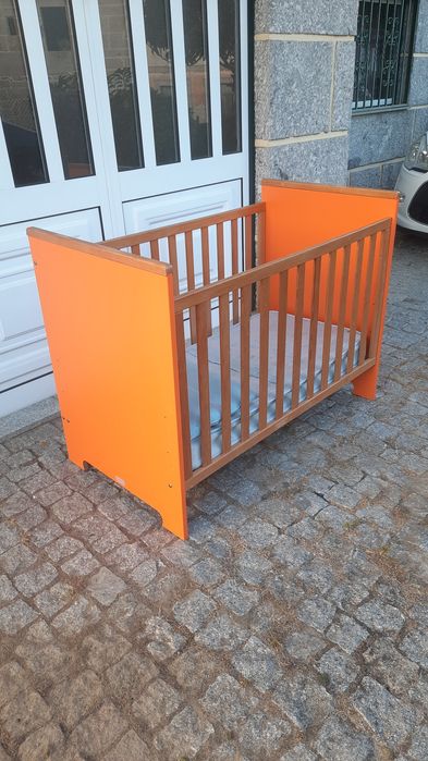 Cama de criança em Travassós-Fafe