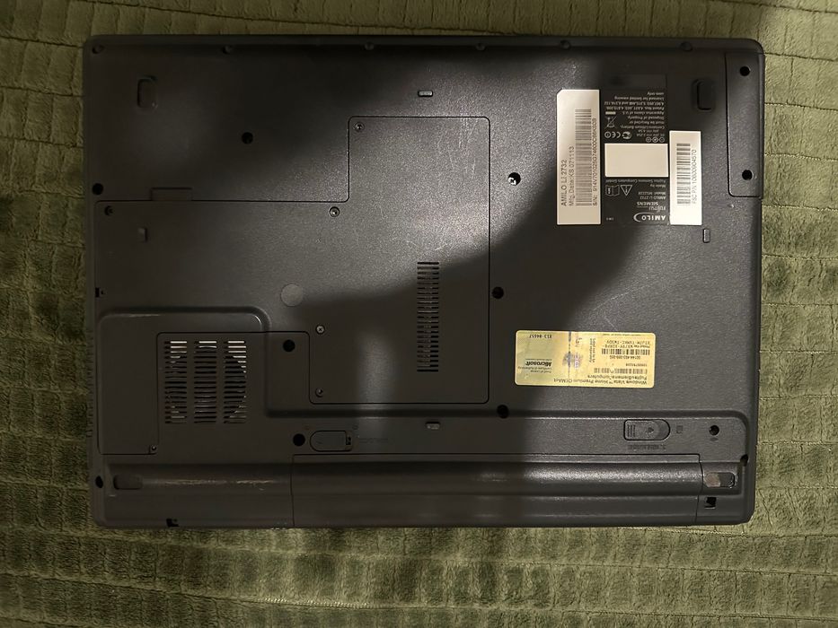 Ноутбук Fujitsu-Siemens AMILO Li 2732