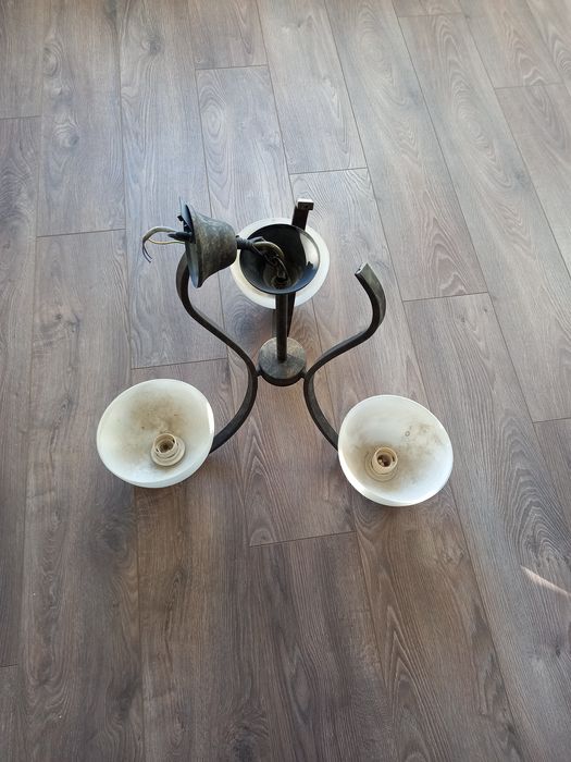 Люстра металическая