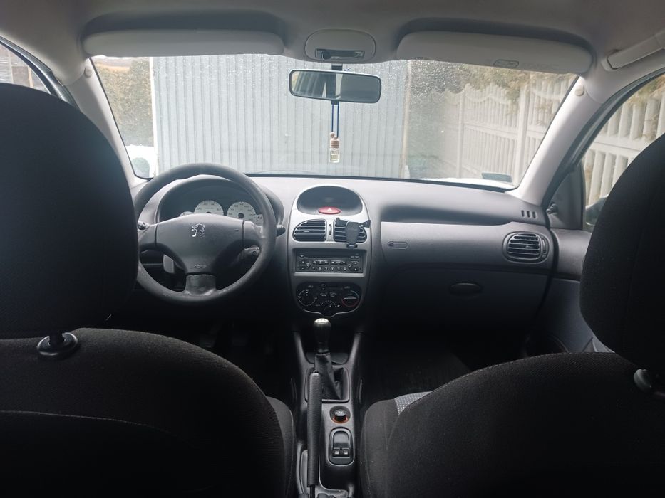 Peugot 206 .silnik 1.4 rok 2004.