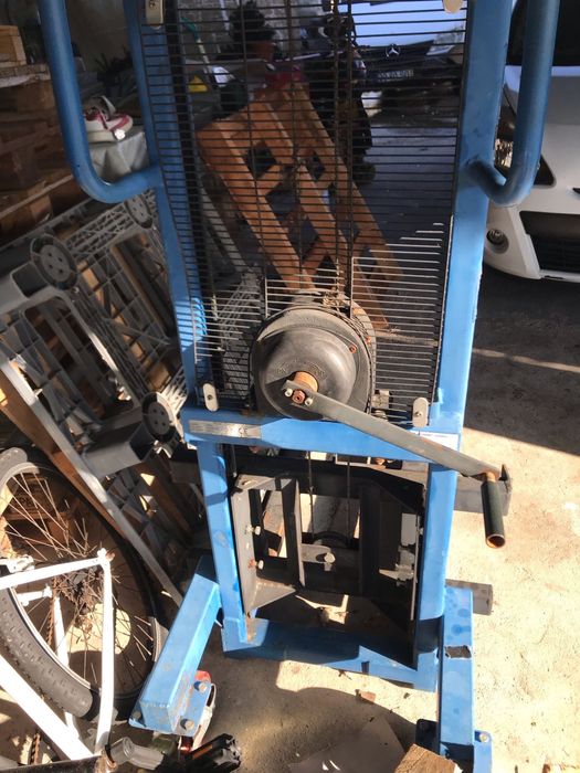 Empilhador Manual Max.250kg