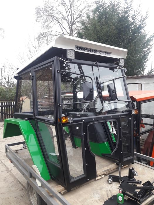 Kabina kabiny Ursus ciągnik traktor maska  C-330 C-360 Mf Bizon