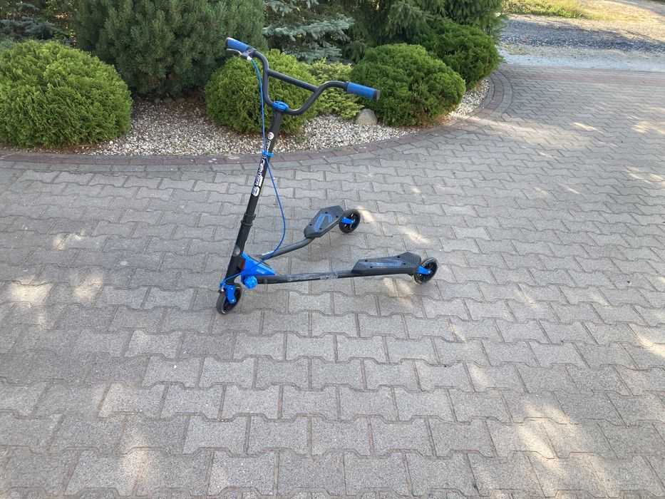 Hulajnoga trzykołowa fliker