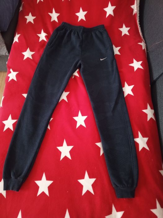 Spodnie Nike 164 ciepłe