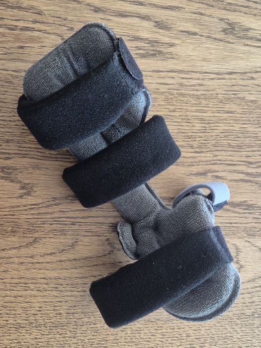 Tala imobilizadora do pulso, mão e dedos para criança