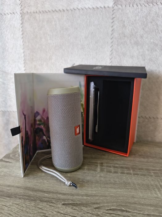 JBL Flip 3 блутус колонка (Bluetooth музыка)