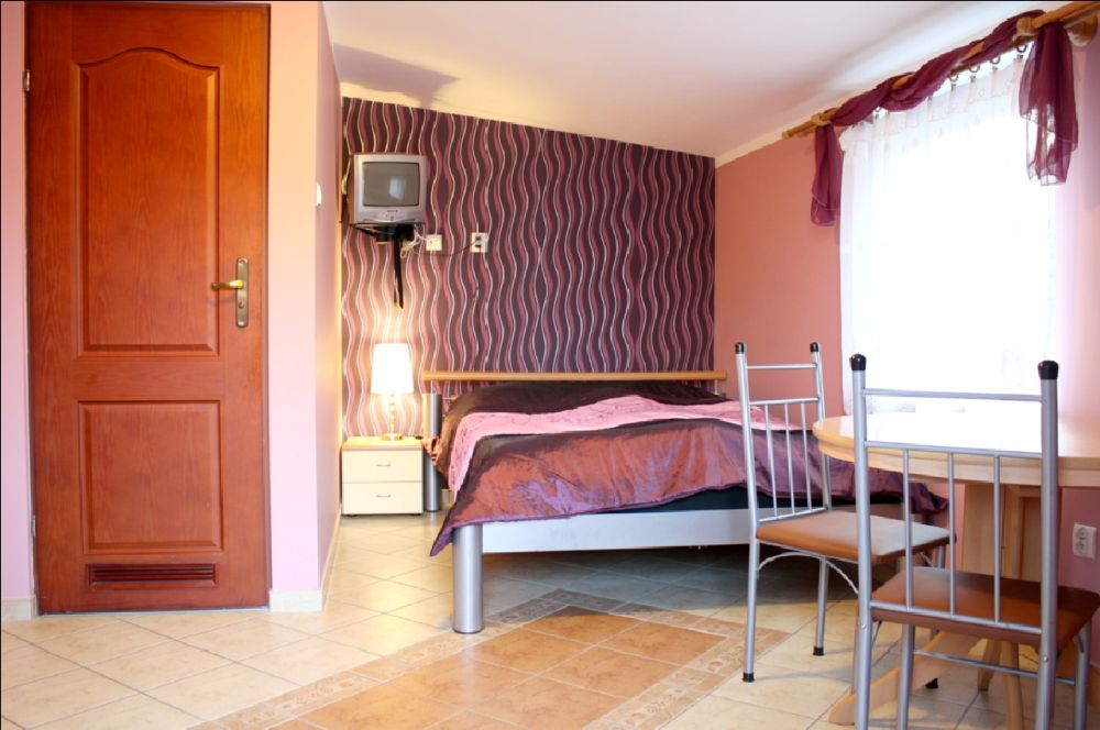 Tanie noclegi dla firm Lipno k.Leszna Wlkp/ Дешеве житло для компаній