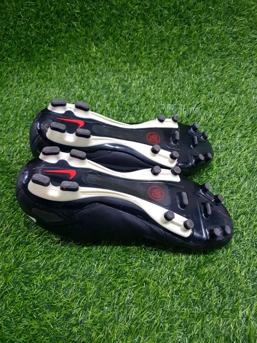 Półprofesjonalne Pro korki Nike Total 90 Strike FG 43