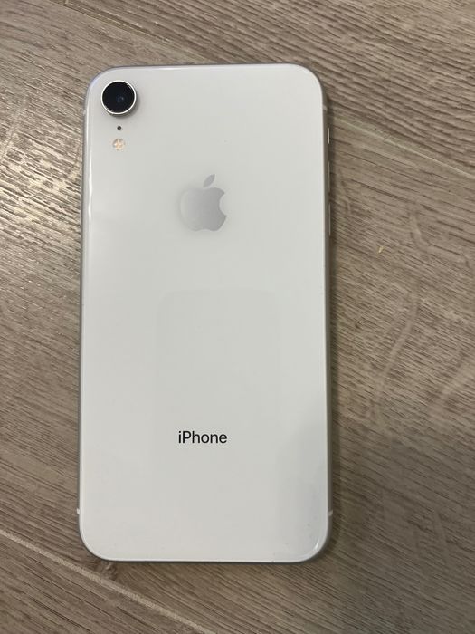 iPhone XR  в гарному стані