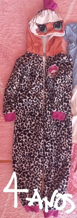 Pijama das lol quente com capuz para 4 - 5 anos
