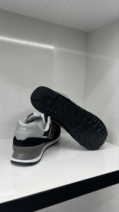 Кросівки New Balance 574 чорні (41–46)