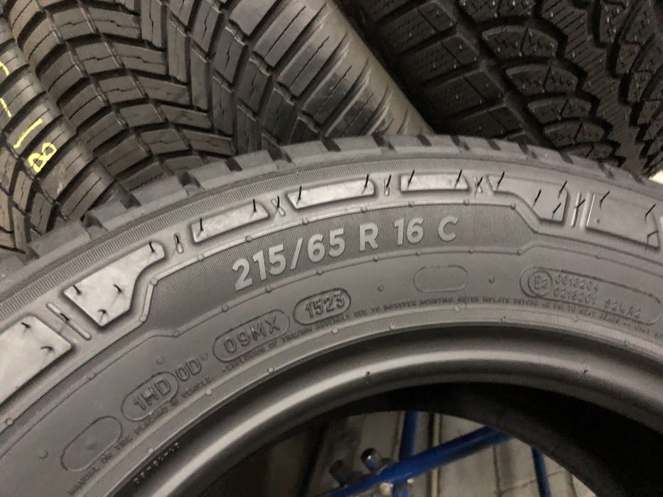 Літні шини 215/65 R16C (106/104T) MICHELIN