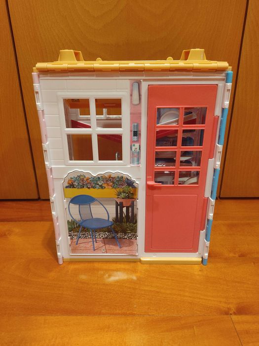 Casa da Barbie, dobrável e transportável