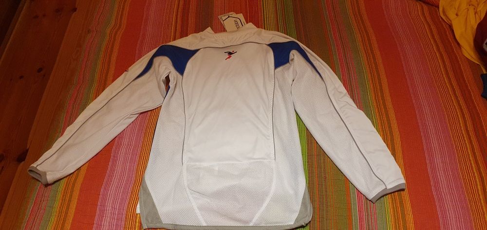 Koszulka sportowa z długim rękawem