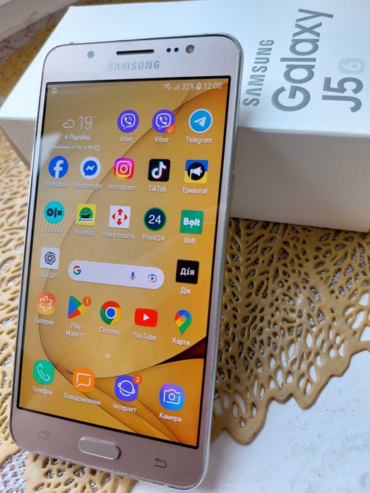 Samsung J510H, 5.2 екран, 2/16 ГБ, 13/5 Мп, NFC, 3100 АКБ, 2sim, ІДЕАЛ