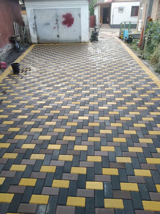 Укладання бруківки та тротуарної плитки
