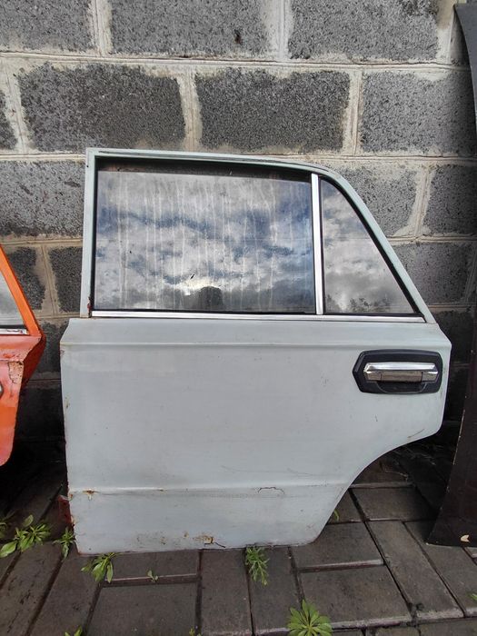 Продам двері ВАЗ 2101-099