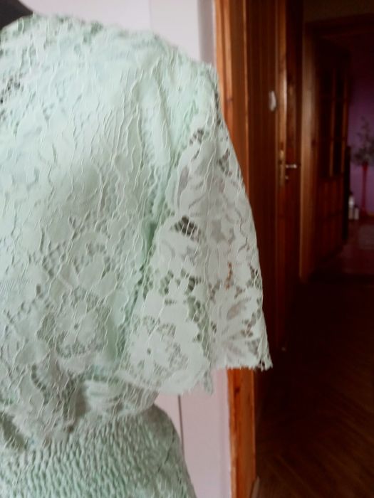 Sukienka mietowa koronkowa falbany 38