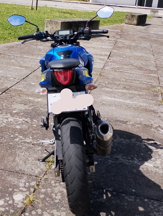 Naked Suzuki 125 como nova