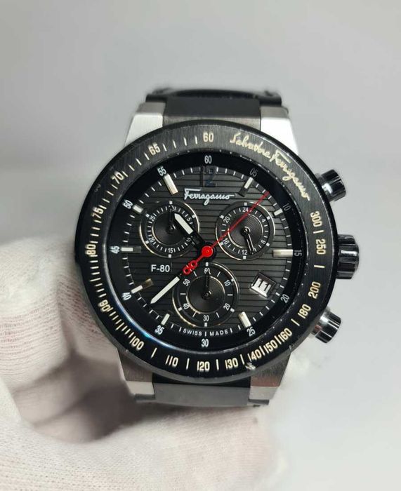 Швейцарские часы Salvatore Ferragamo F-80 Хронограф. Сапфир