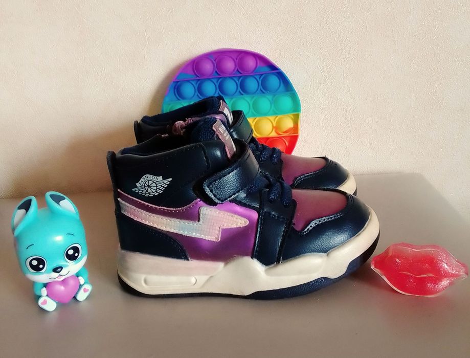 Кожаные деми-ботиночки. Made in Turkey, Ukraine. Размер 22,23.