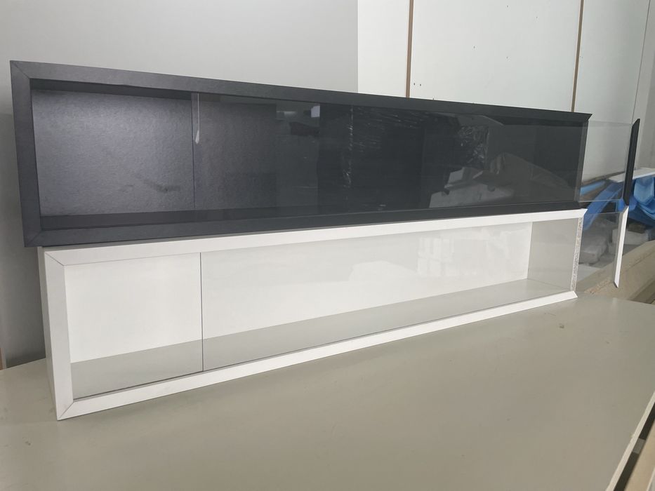 Expositores para miniaturas com frente em acrílico