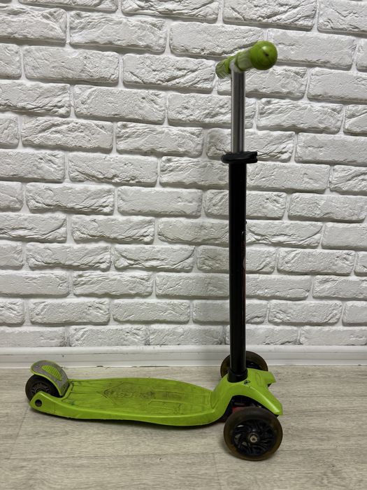 Самокат дитяий подарунок для хлопчика чи дівчинки