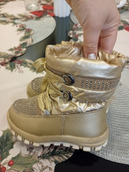 Продам дитяче взуття стан 10/10