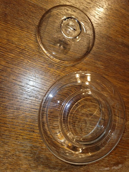 Szklana maselnica cukiernica prl