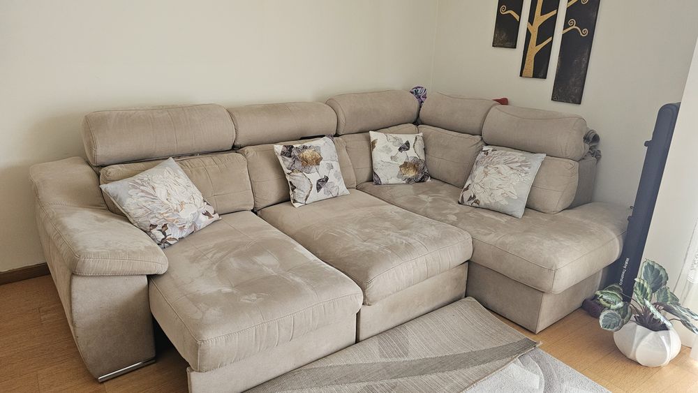Sofa com chaise, microfibra