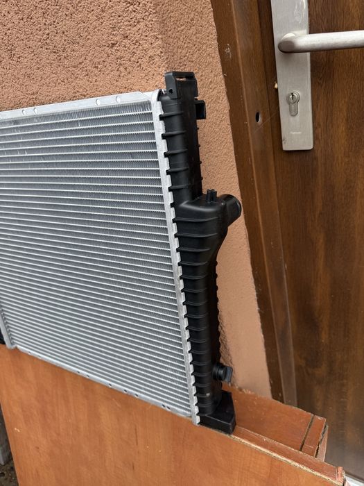 Chłodnica wody bmw e36 benzyna