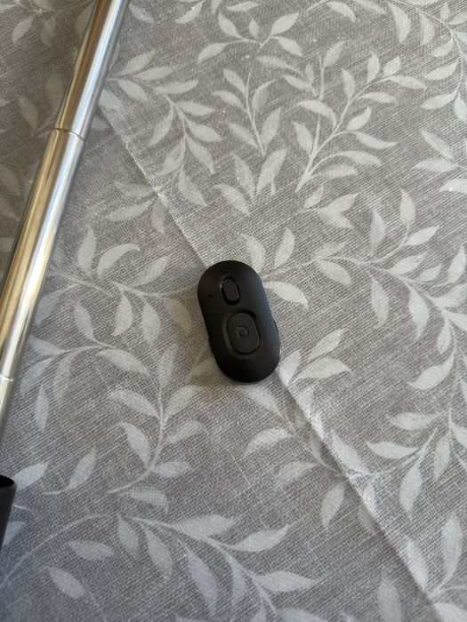 Selfie stick com tripe e comando