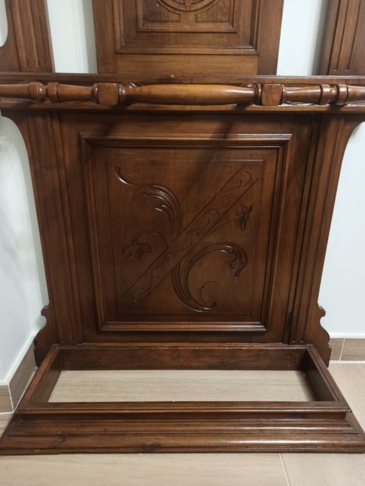 Móvel bengaleiro de entrada. Vários cabides. Vintage. Recuperado.