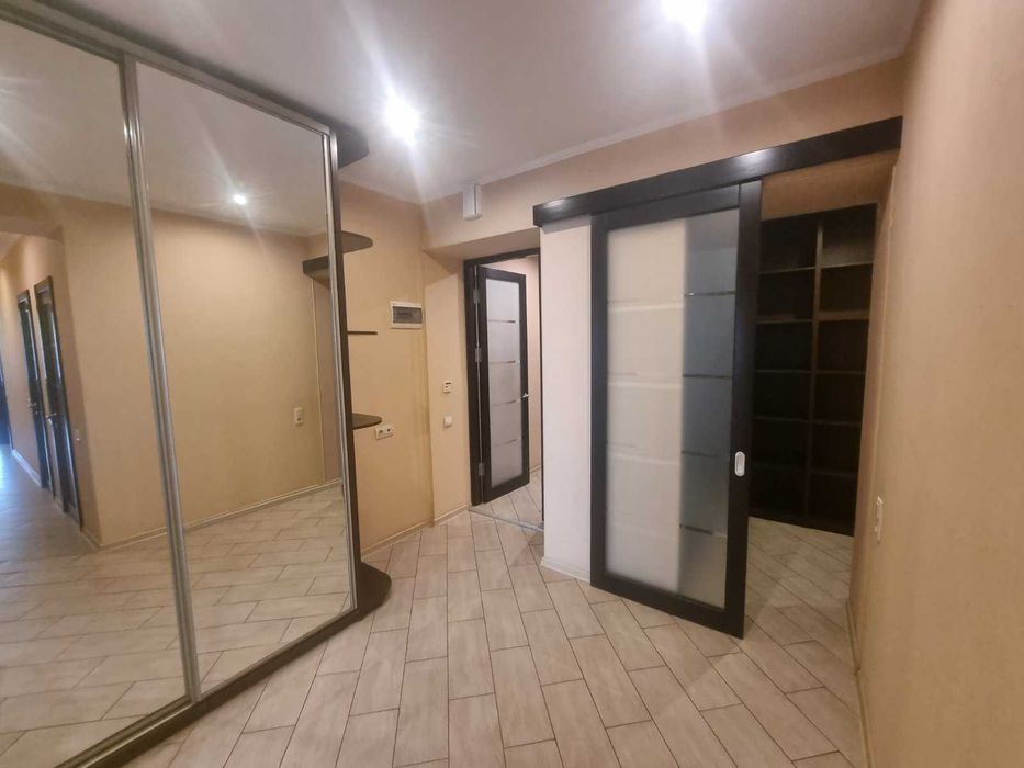без комісії здам 4 кім квартиру вул. Старонаводницька 8 Б